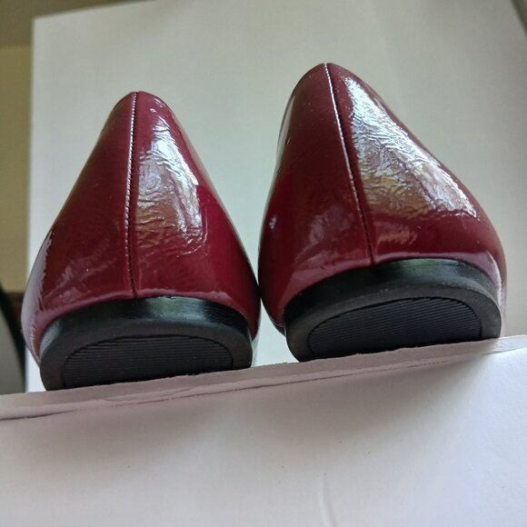 Burgundy Patent PointedToe Ballet Flats wth Burnished Gold Horsebit Buckle Sz11 - Picture 9 of 12